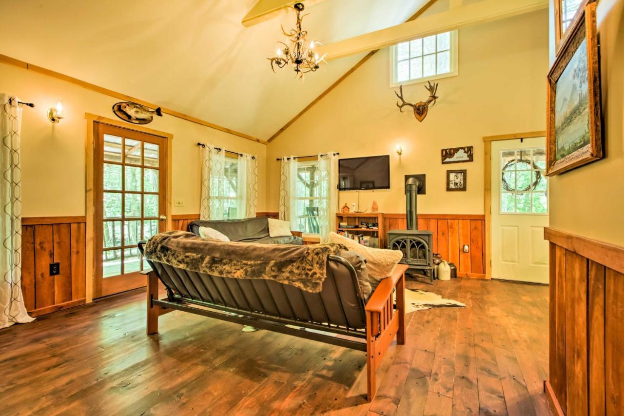 Clearwater Cabin On 10 Acres With Trout Stream! Monterey Bagian luar foto