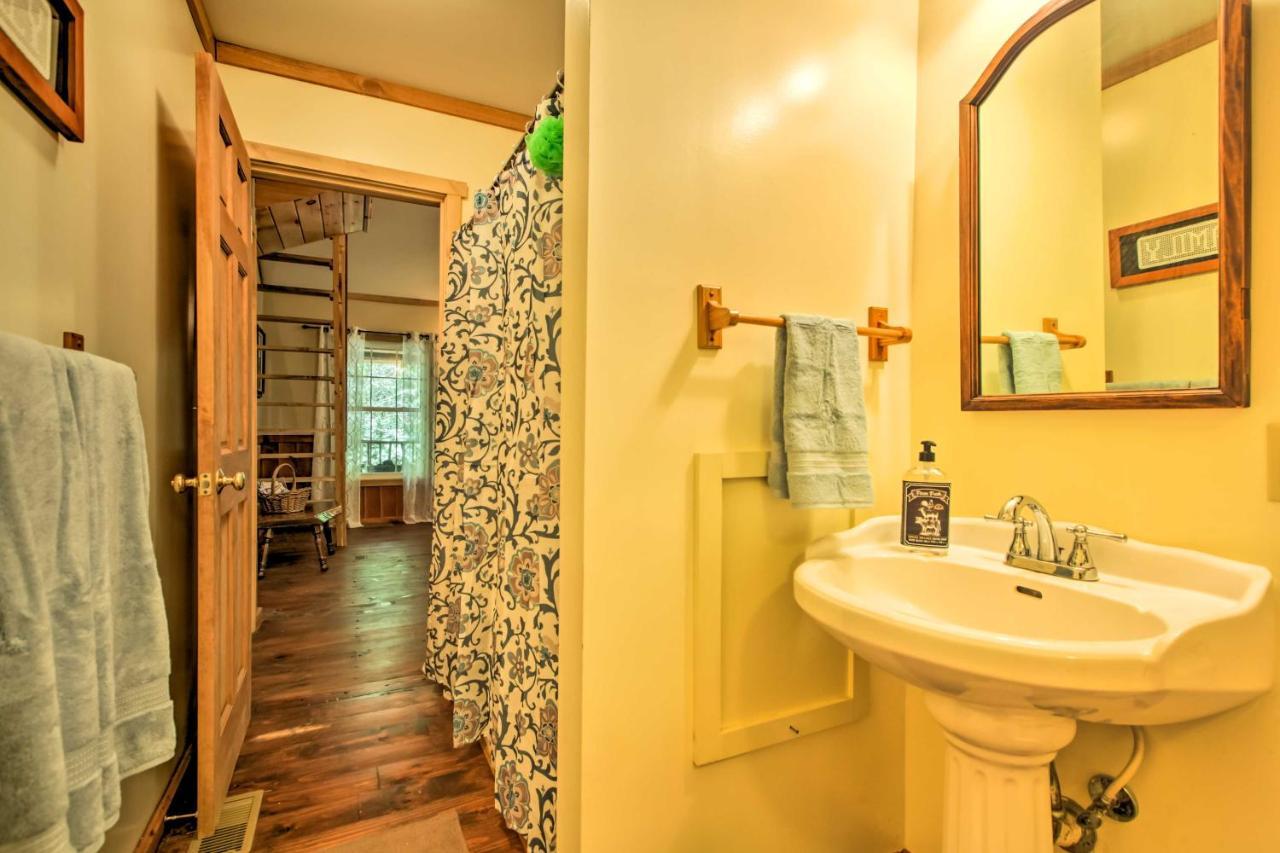 Clearwater Cabin On 10 Acres With Trout Stream! Monterey Bagian luar foto